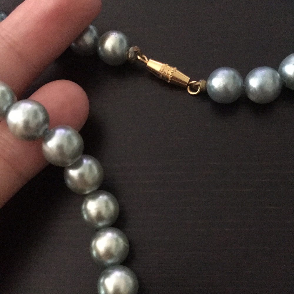 Seagreen pastel green faux pearl necklace bracelet - Picture 3 of 3